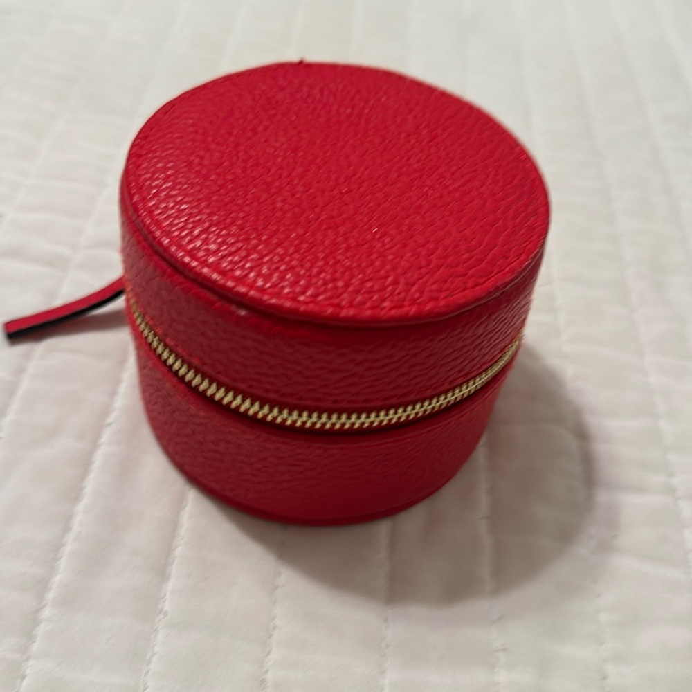 Travel jewelry case
